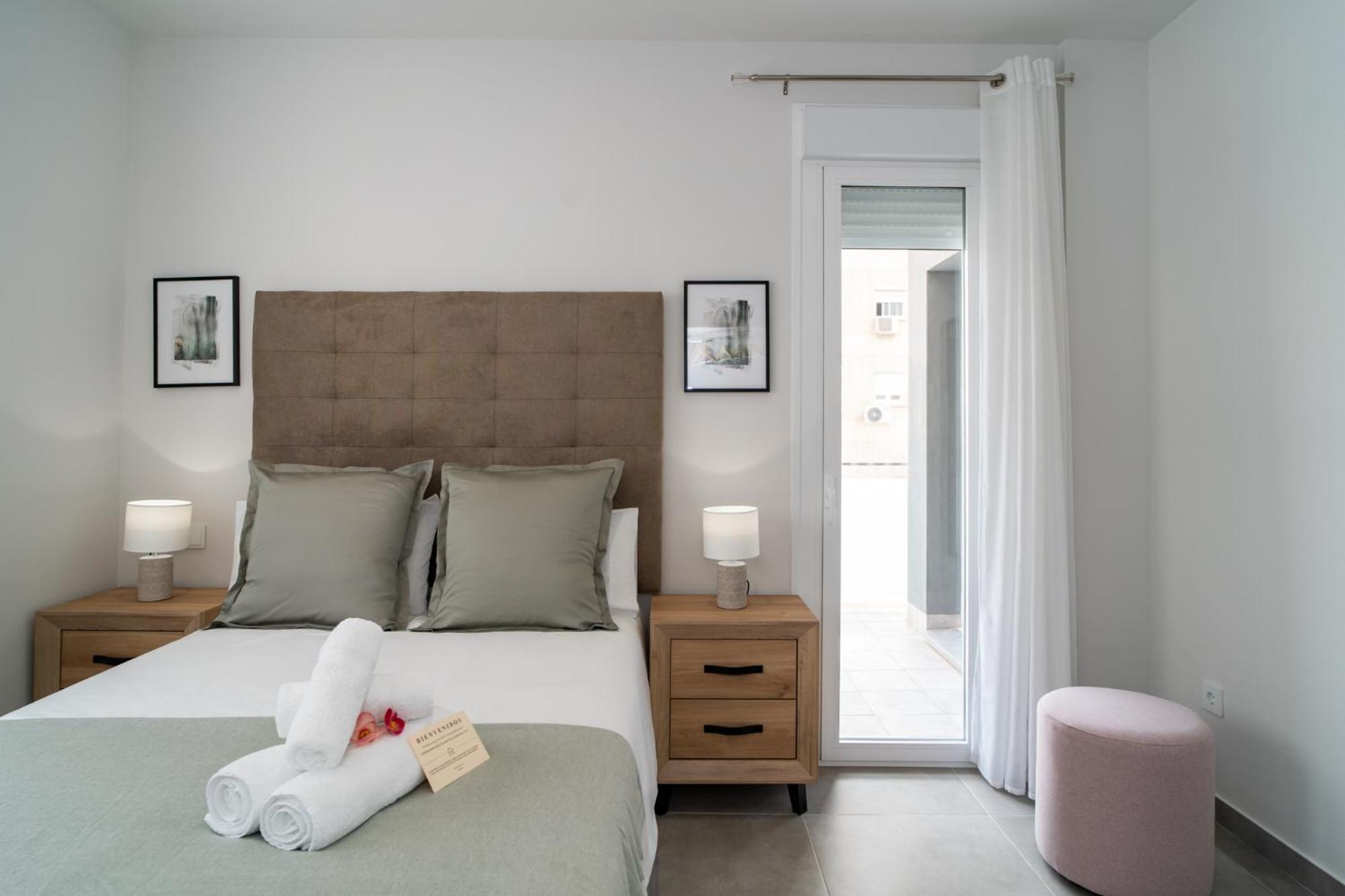 Aac Malaga - Apartamento Con Terraza, Muy Amplio, Totalmente Equipado, Cerca Del Centro Y Nuevo! Номер фото